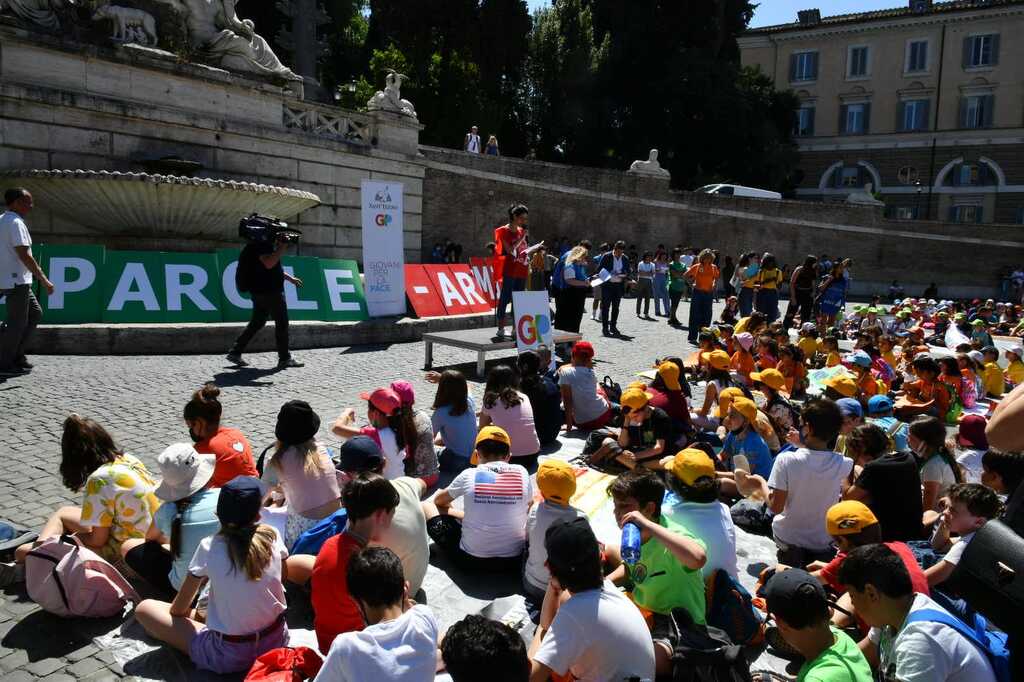 Vogliamo la pace, la guerra non ci piace! La voce dei bambini delle scuole romane contro la guerra